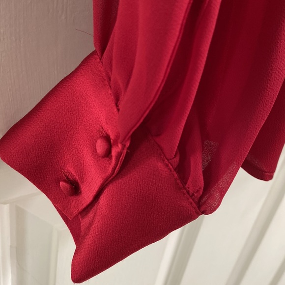 Vince Camuto red blouse with sheer accents size Medium. New with tags - Picture 6 of 6